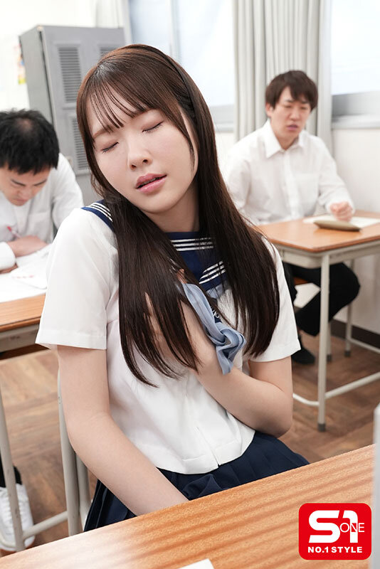 授業中ですら隠れオナニーする思春期ドバドバ性ホルモン少女から毎日校内でこっそりハメられちゃう同級生の僕。 白上咲花 - サンプル画像 - 3
