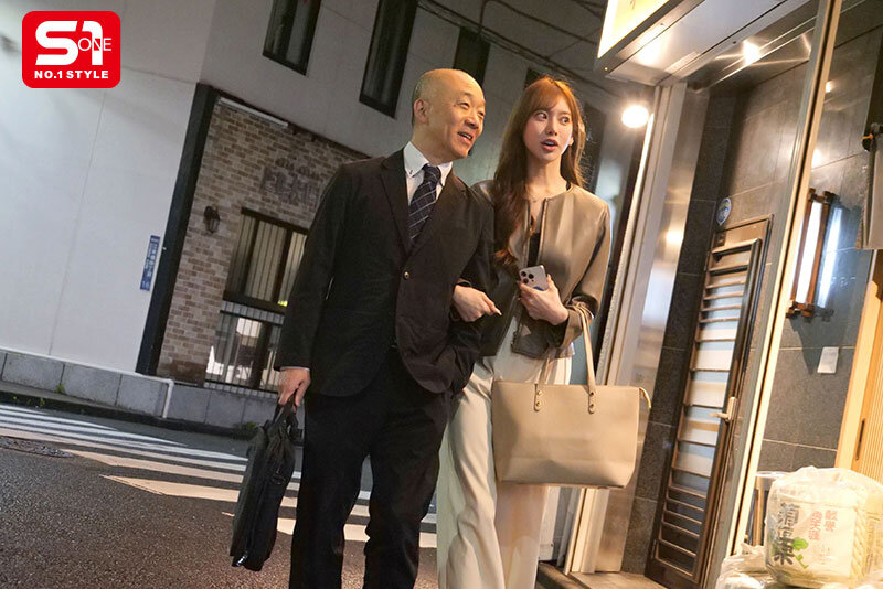 「終電まで挿れさせろ！」9頭身プロポーション愛人と午前0時までの前戯なし即ハメ連射不倫 楓ふうあ - サンプル画像 - 10