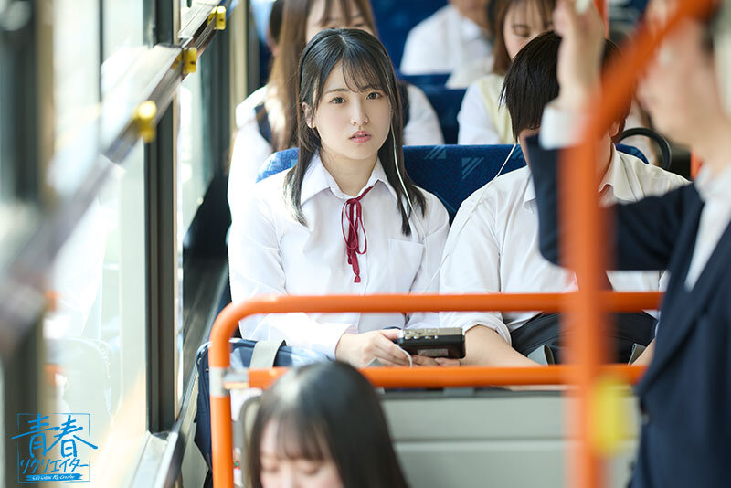 きみの心が、ぼくを潤す。汗ばむ坂道、秘密のバス。「私と一緒に帰りたい」と言ってくれた君を、この腕でもっと強く抱きしめたい。 中森ななみ - サンプル画像 - 3