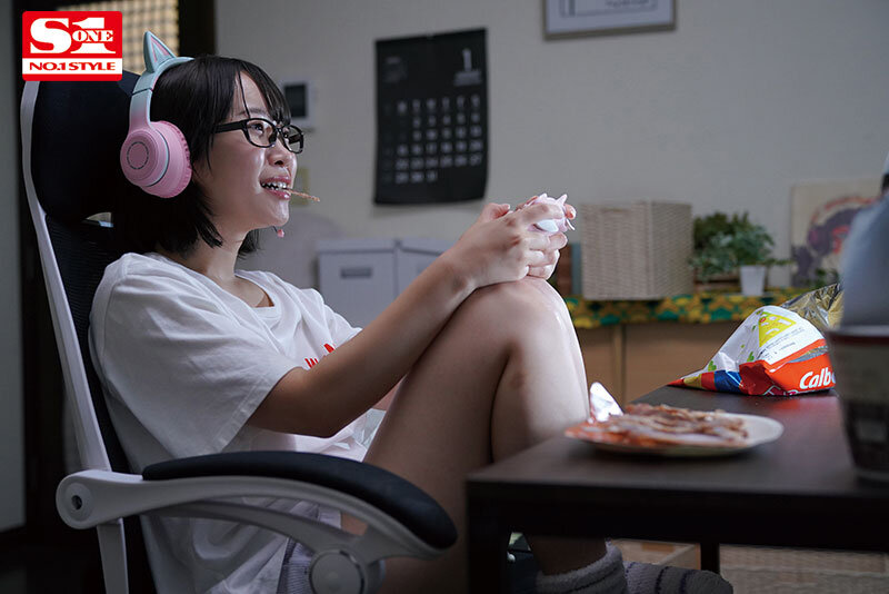 引きこもりニート彼女のマ〇コを好き放題使ったら、一晩中犯●れることになったボク 架乃ゆら - サンプル画像 - 1
