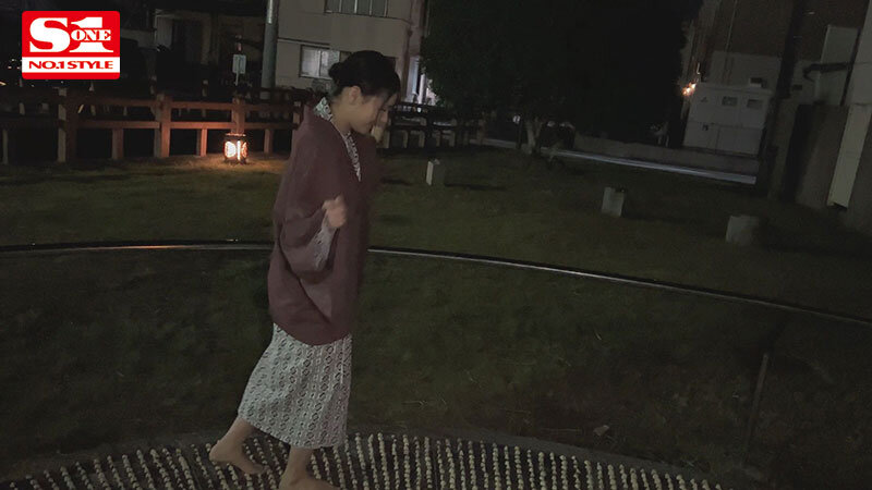 村上悠華のスリムな肉感を48時間独占！何度イッても終わることのない求愛オーガズム温泉旅行 - サンプル画像 - 1