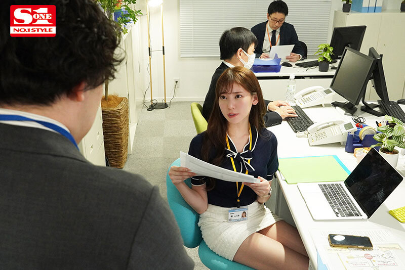 誰もが憧れるバリキャリOLの週末メス犬日記 現場男の汗臭チ〇ポが生きがいとは、絶対に言えない。 楓ふうあ - サンプル画像 - 1