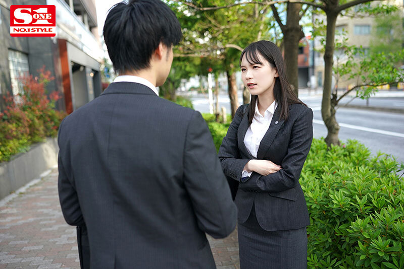 いつも僕を見下してくる可愛いけど生意気な後輩と出張先で一晩一緒に過ごしたら…何度もチ●ポ欲しがってきた！ 村上悠華 - サンプル画像 - 1