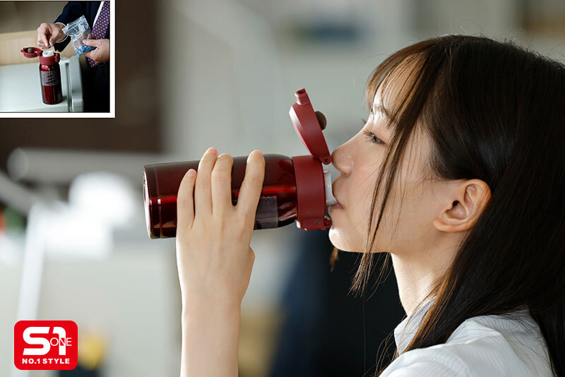 顔採用の新人OLは大嫌いなセクハラ上司に7日間こっそり媚薬を盛られ出張同行日にムラムラ爆発！キモいペニスが欲しくてたまらない。 三田真鈴 - サンプル画像 - 3