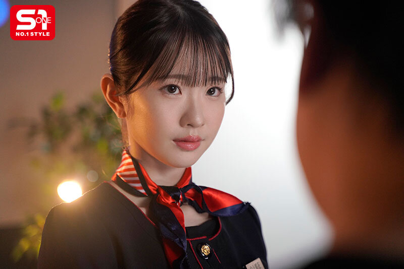スレンダーな新人CAが巨漢クレーマーに犯●れ、心壊れ、肉オナホと化した後に… マ●コが極太ペニスに馴染んできてあり得ないほどイキまくった。 白上咲花 - サンプル画像 - 4