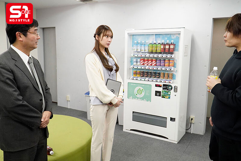 新人スポーツキャスターは局から人気スポーツ選手にあてがわれても断れず…力まかせのネジ込みピストンで死ぬほどイカされる。 楓ふうあ - サンプル画像 - 3