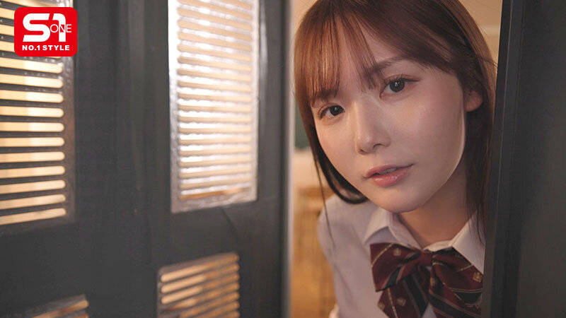 狭～い場所に男（えもの）を連れ込み身動きできない密着状態でじっくりねっとり痴女る肉食ハンターお姉さん miru - サンプル画像 - 2