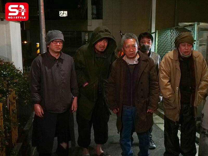 港区’プロ彼女’のなれの果ては…スラム街の公衆ぶっかけ顔射女 楓ふうあ - サンプル画像 - 3