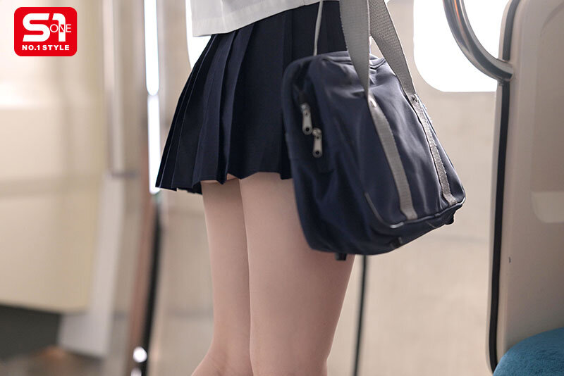 この女子学生、純粋そうに見えて中年教師に恋し、痴●師（他人）にも即沼る。 新木希空 - サンプル画像 - 2
