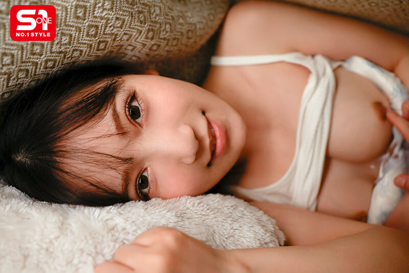 近い！近い！！近い！！！超至近距離で100％キスできる雰囲気を出してくる彼女のあざと妹 三田真鈴 - サンプル画像 - 9