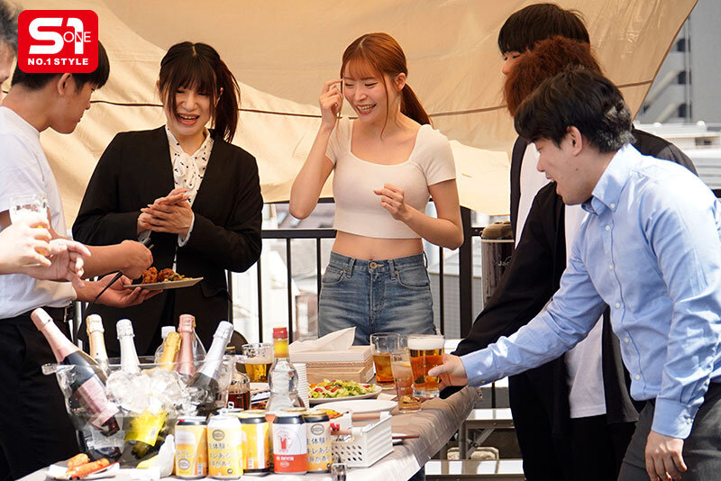会社バーベキューであれよあれよと社員全チ●ポに股を開いちゃう…お酒で激チョロOL（しかも既婚者） 笹倉彩 - サンプル画像 - 1
