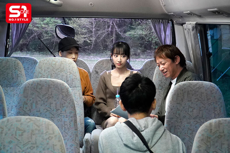 ロケバス車内で痴●されて…大御所タレントの不同意指マンに声を殺してイキ続けた地上波で絶対に売れたい元アイドル 石田佳蓮 - サンプル画像 - 1