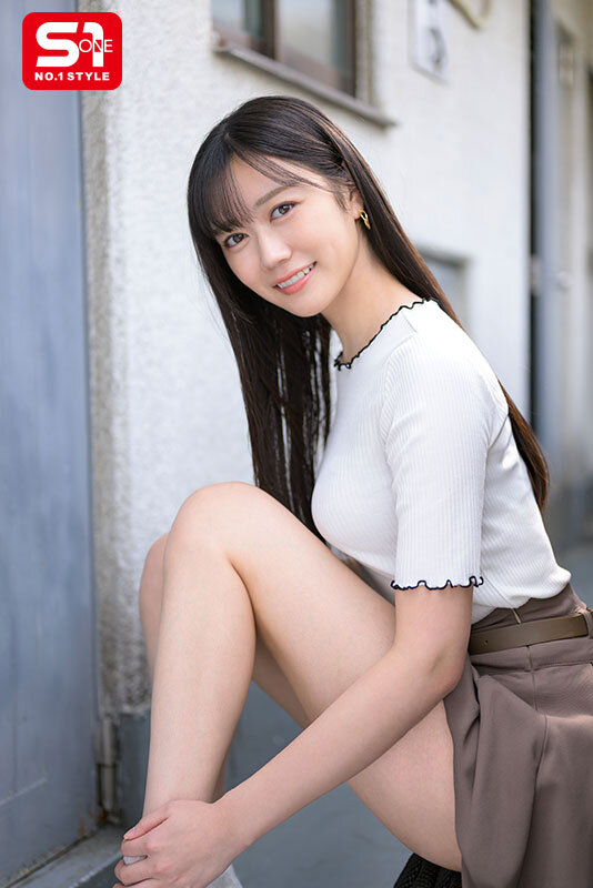 毎日アパートの廊下ですれ違う清楚可憐な女子大生の裏顔は大量媚薬に漬けられたガンギマリ発情娘 明日葉みつは - サンプル画像 - 1