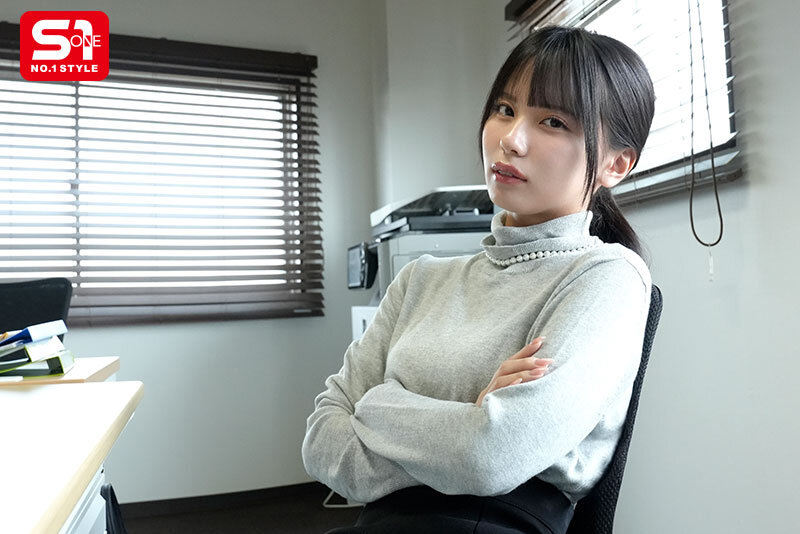 出張先ホテルでチビのくせに生意気な新卒OLと相部屋… この絶好の機会に鷲掴みイラマレ●プで男の力の怖さを分からせてやった。 渚あいり - サンプル画像 - 1