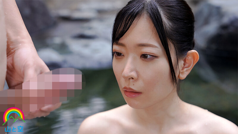 NTR 結婚記念日に訪れた地元の温泉宿で妻が元ヤリサー仲間のチャラ男たちに見つかり夜通し絶倫3P…なんとか耐えていた私の妻が巨根堕ちするという一部始終です 天宮かすみ - サンプル画像 - 4