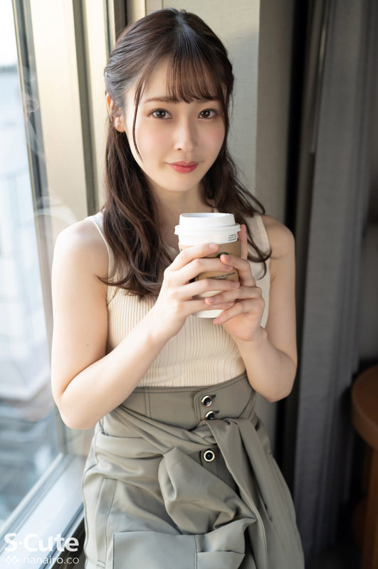 天然美月のどれがお好き？制服×OLスーツ×私服 - サンプル画像 - 15