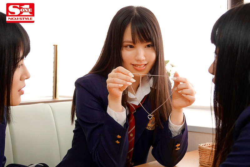 お小遣いのために嫌々だけどオヤジに春を売る女子●生 山崎水愛 - サンプル画像 - 1