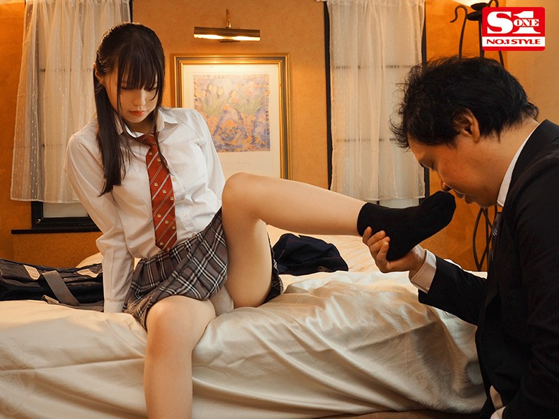お小遣いのために嫌々だけどオヤジに春を売る女子●生 山崎水愛 - サンプル画像 - 9