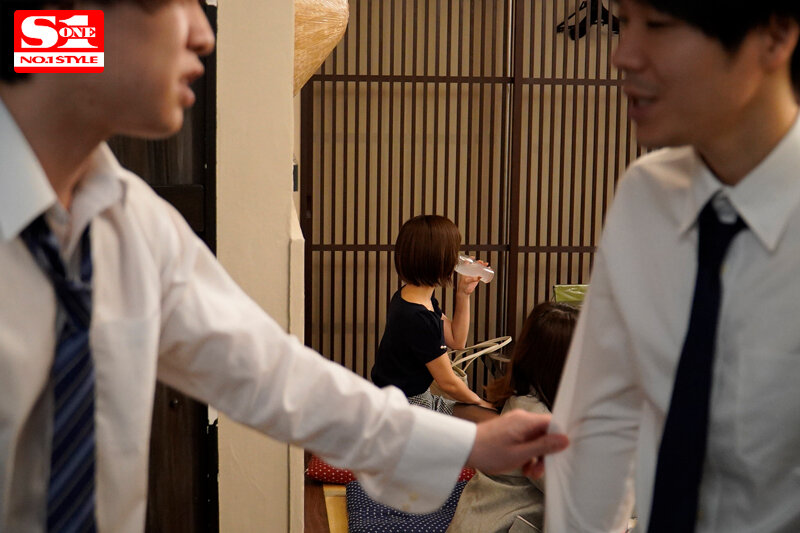 行き遅れ女上司が飲み会で見せた意外と可愛い一面に俺の性欲大暴走した結果。 小島みなみ - サンプル画像 - 1