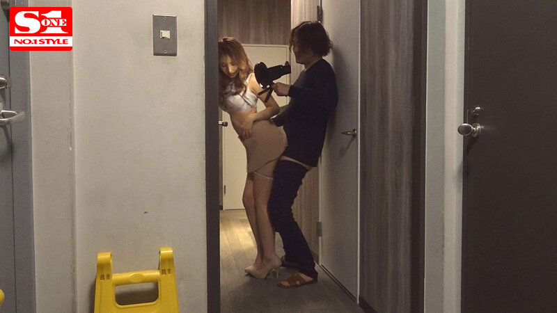 「えっ！ここでヤルの？」三上悠亜に一ヶ月密着して隙あらばいきなり即ズボッ！ 前代未聞ドッキリAV大作戦 - サンプル画像 - 8