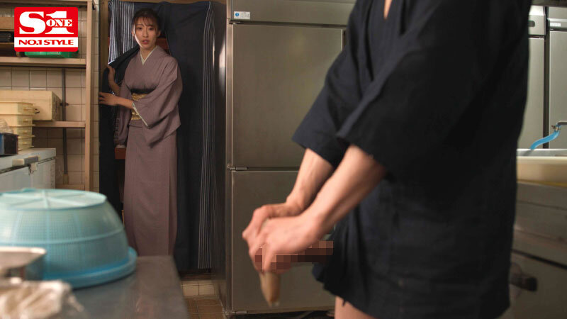 バイトテロ従業員に肉オナホにされ絶倫チ●ポ堕ちする美人女将 星宮一花 - サンプル画像 - 7
