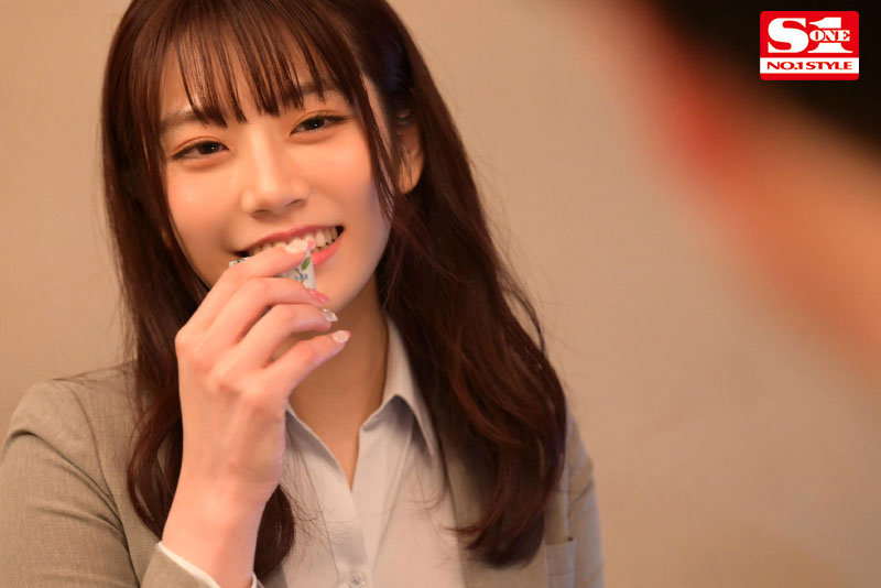出張先で軽蔑している中年セクハラ上司とまさかの相部屋に…朝まで続く絶倫性交に不覚にも感じてしまった私 河北彩花 - サンプル画像 - 1
