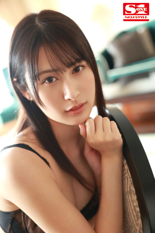 ブッチギリの美貌 伊藤聖夏 スケベな素顔を証明する人生初イキ！初体験3本番スペシャル （ブルーレイディスク） - サンプル画像 - 2