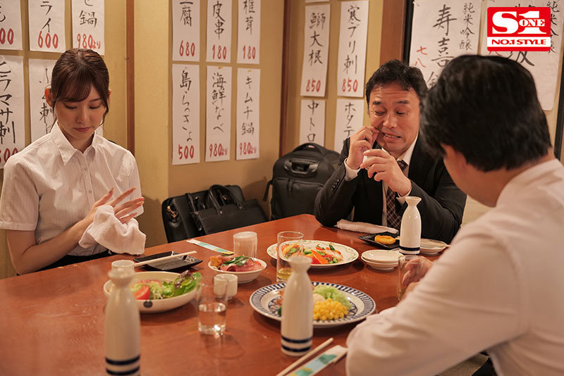 死ぬほど嫌いなオジサン上司からの引くほど気持ちいい粘着サドテクで心はイヤイヤ、アソコはビショ濡れ、出張先旅館でイカされまくった社内一の美女OL 楓ふうあ - サンプル画像 - 1