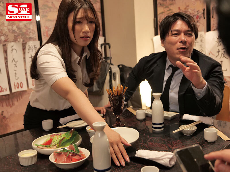 出張先で軽蔑している中年セクハラ上司とまさかの相部屋に… 朝まで続く絶倫性交に不覚にも感じてしまったむちむち巨尻新入社員 宮城りえ - サンプル画像 - 4