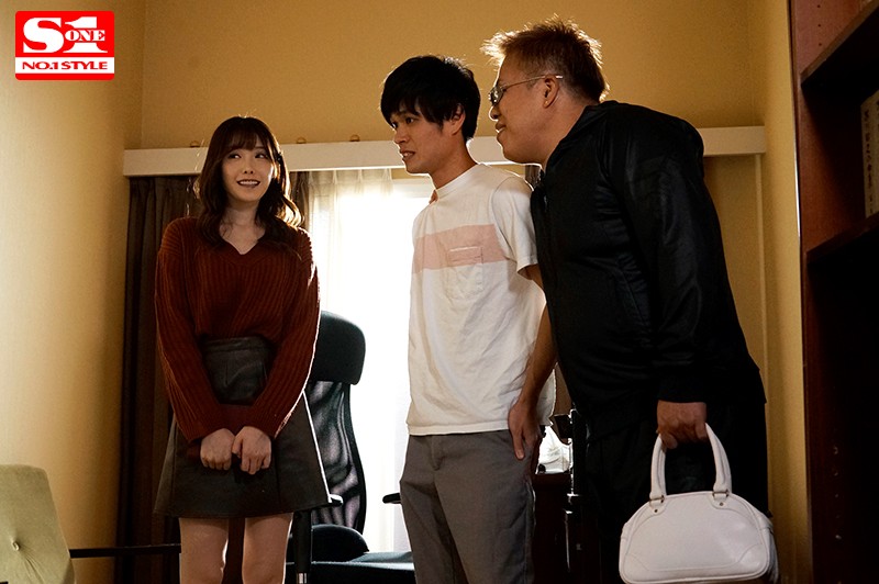 色白で華奢な彼女が巨漢先輩2人のWプレスで寝取られ快楽堕ち 橋本ありな - サンプル画像 - 1