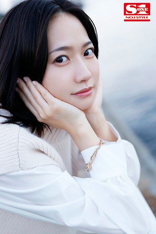 AV女優‘伊賀まこ’を丸裸にするデビュー2周年ドキュメント！ 台本・演出・ファンタジー一切なし！超クンニおねだり！超快感サイレント絶頂！ベロちゅうハメ撮り！最高に抜けるエロくてエモい生々しいプライベートSEX大公開 - サンプル画像 - 1