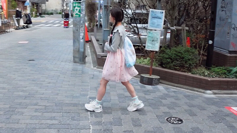 偶然声を掛けた女の子が可愛くて…尾行わいせつ・強●オナニー投稿・女子部屋侵入 三つ編み貧乳パイパン少●ゆかちゃん136cm 美好柚伽 - サンプル画像 - 2