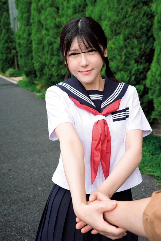 おじさん、私とエッチしませんか？出会ってすぐのキス好きセーラー服美少女即ハメ中出し性交 - サンプル画像 - 1