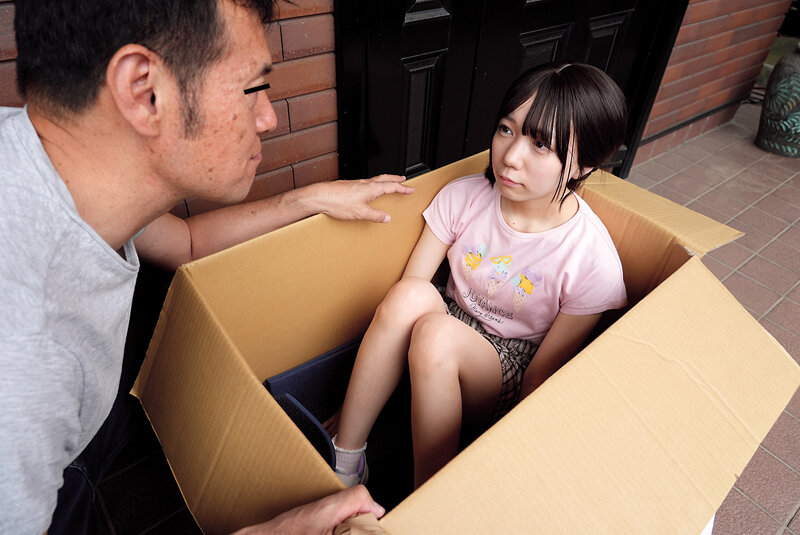 家の前で捨て子を拾ってしまいました…ちびっ子パイパンゆなちゃん145cm 日向由奈 - サンプル画像 - 1