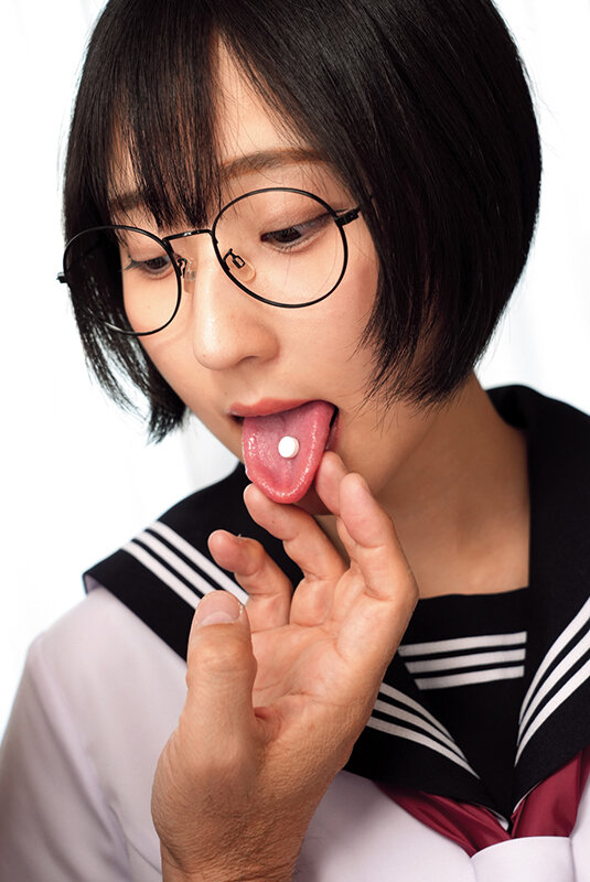 メガネを掛けた無垢な子に変態わいせつ行為をしたら…興味津々で欲しがり顔…初体験の生チ●コの感触に「本物は初めてです。」と懐き、トロけた顔で崩壊絶頂する地味カワで巨乳のパイパン●学生るか 糸井瑠花 - サンプル画像 - 15