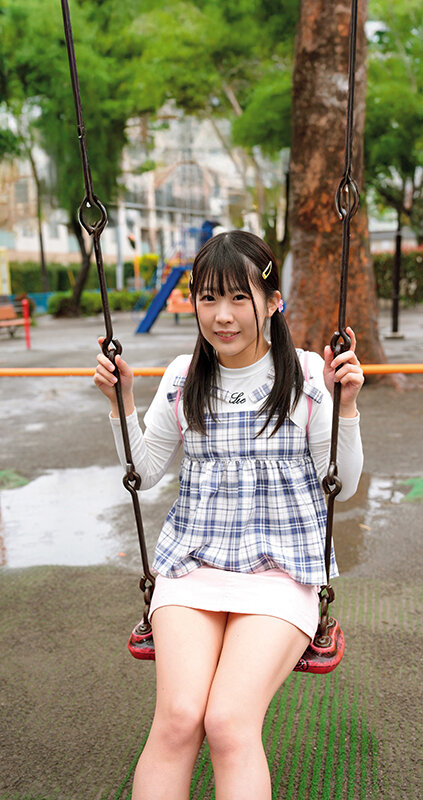 小さなカラダの女の子を連れ込みパンツを脱がせて幼膣パイパンマ●コにデカチン捻じ込み中出し放題！ - サンプル画像 - 1
