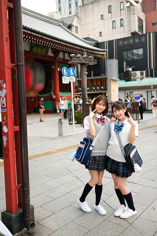 たんぽぽ☆プレゼンツ！ド田舎から東京に修学旅行で来ていたイケてる女子校生とパコパコする物語 すみれ＆ひかる編 - サンプル画像 - 2