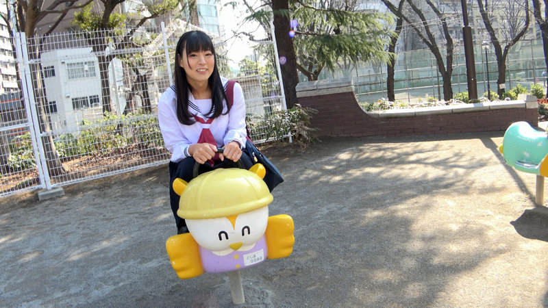 夏休み日焼けあとが残るちびとりちゃんとエッチなプール教室 - サンプル画像 - 3