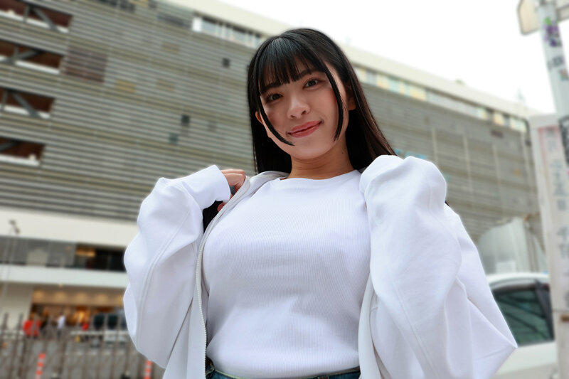 天然爆乳田舎娘のノーブラ東京観光～杏奈ちゃん（Gカップ・97cm） 花柳杏奈 - サンプル画像 - 1