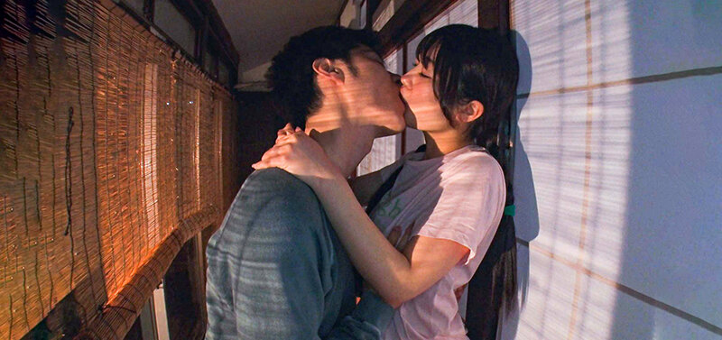 大学サークルで毎年恒例の古民宿住み込みアルバイトで…美人女将とバイト仲間の同級生と重ねた秘密の浮気SEX三角関係 - サンプル画像 - 7