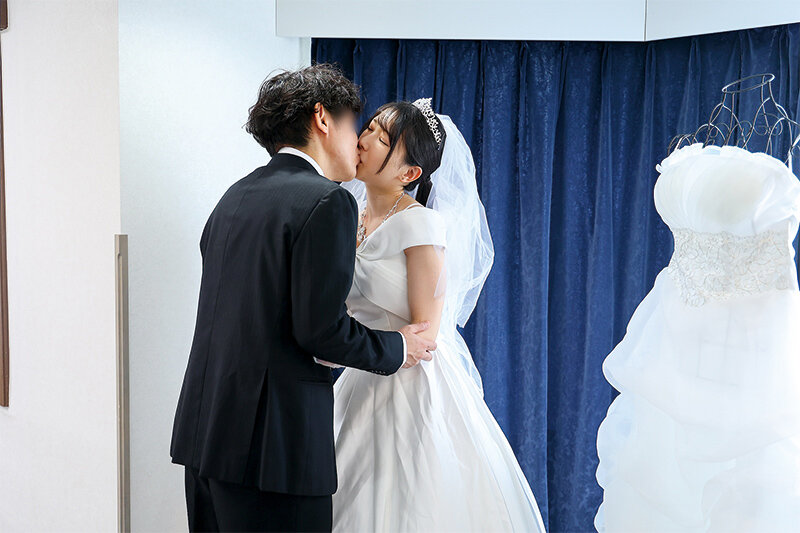 僕と愛を誓い合った真面目で仕事熱心な可愛い彼女が、ビデオ通話中に生ハメ中出しハメ撮りセックスさせられるまでの一部始終 宮西ひかる - サンプル画像 - 3