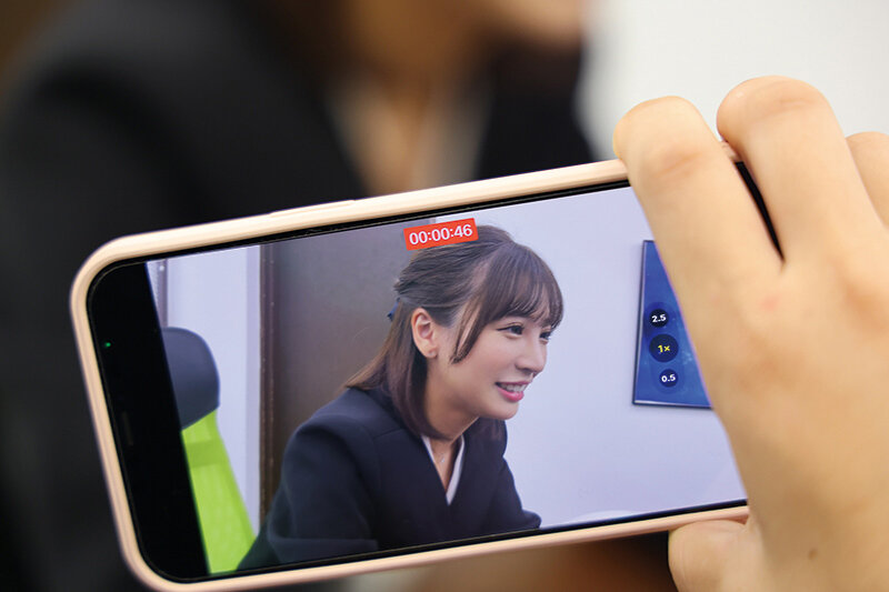 REC 電車痴●NTR ホームで見かけた顔が良い名前も知らぬOLを堕とすまで… 小那海あや - サンプル画像 - 5