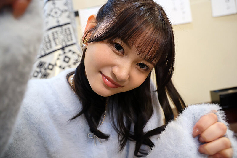 サッカー番組で大人気！同じテレビ局で働く幼馴染のキャスターが週刊誌にすっぱ抜かれた！僕が最初に好きだったのに（BSS）、実はサッカー選手やプロデューサーと誰とでも寝るただのヤリマンで、、、 静河 - サンプル画像 - 10