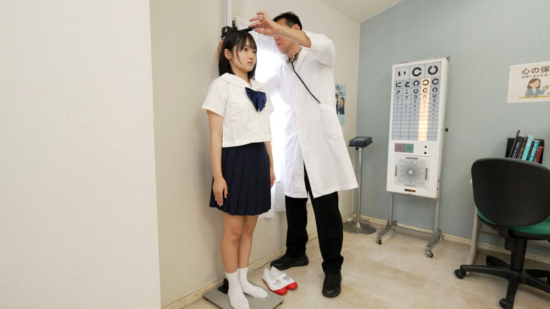 新入生を狙った猥褻健康診断 成長期の過敏乳首をこねくり触診 八坂凪 - サンプル画像 - 1