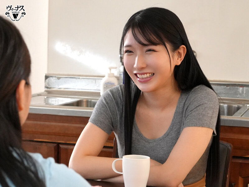 最終電車でパンチラしていた嫁の義姉さんは勃起した僕に気付いて誘惑しはじめた 宮西ひかる - サンプル画像 - 3