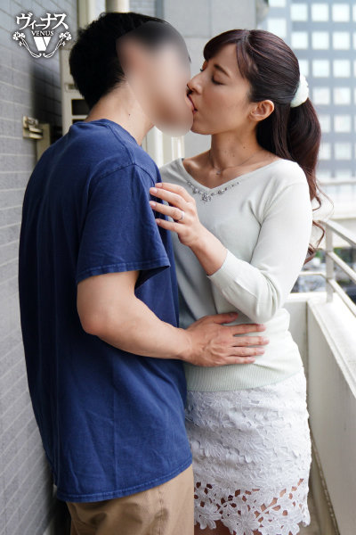 上京した息子と月に1度の遠距離相姦 今月もまた私はあの子に抱かれに行く―。 冨田朝香 - サンプル画像 - 2