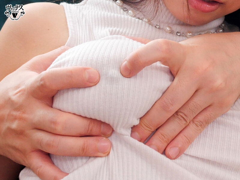 アニキと倦怠期中の義姉さんと二人きり…持て余したおっぱいを朝から晩まで揉みまくった居候のボク 三田サクラ - サンプル画像 - 2