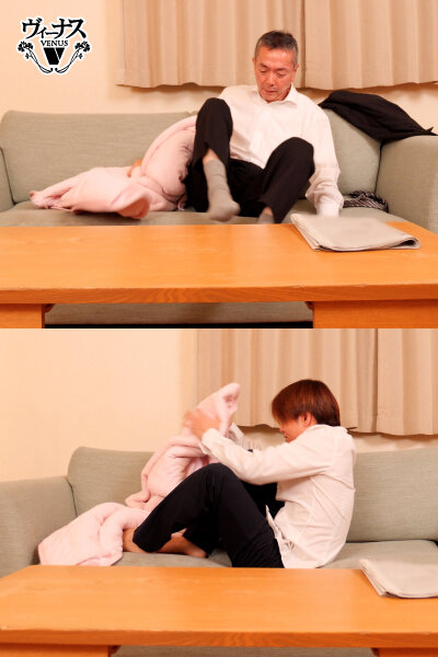 三か月ぶりに出張から戻った夫と早くセックスがしたい欲求不満の妻が息子のチ●ポと夫のチ●ポを間違えて即挿入する高速杭打ち騎乗位ロデオ相姦 森沢かな - サンプル画像 - 4