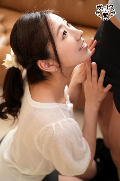 昼ランチで行く会社近くのカフェで働くパート妻はエロ女神 美味しそうに咥えるザーメン大好きフェラ 激オナ連続アクメ 結婚しているのに生ハメ中出しを求めてきた―。 七原さゆ - サンプル画像 - 8