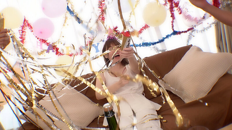 私の一番ヤリたいコト。酔っぱらって思う存分に潮吹いて拘束セックスされたい！ 上坂めい - サンプル画像 - 1